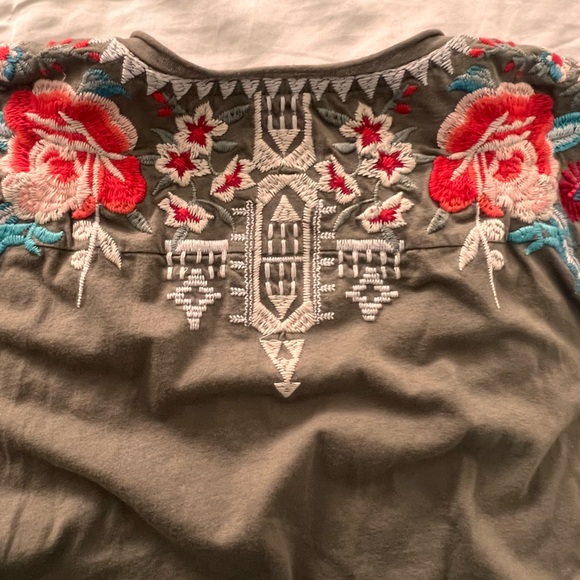 Johnny Was embroidered blouse - Picture 4 of 6